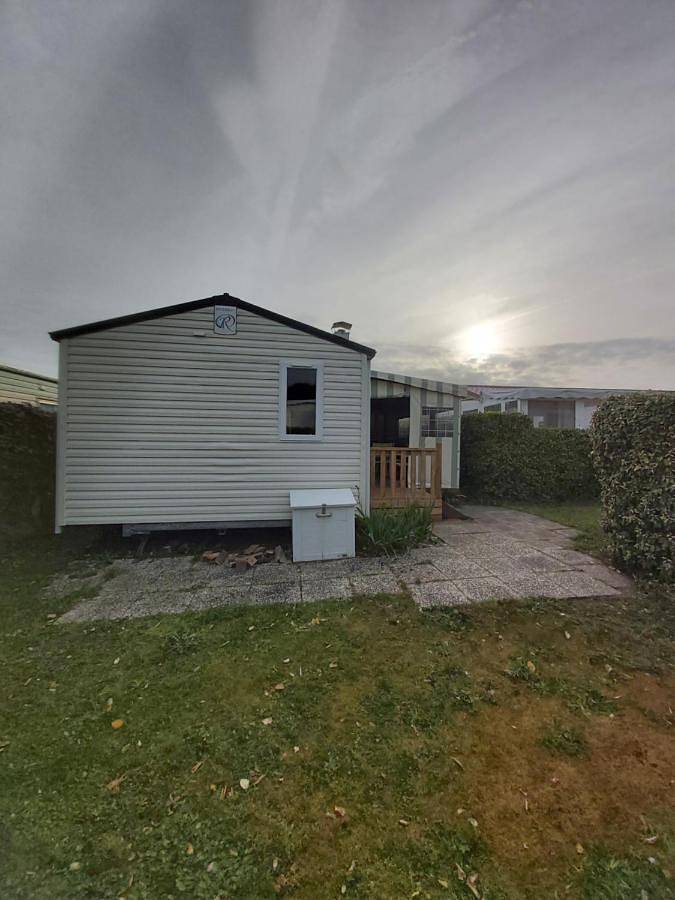 Camping pour 4 personnes, avec jardin ainsi que terrasse et piscine à Bretignolles-sur-Mer - 4