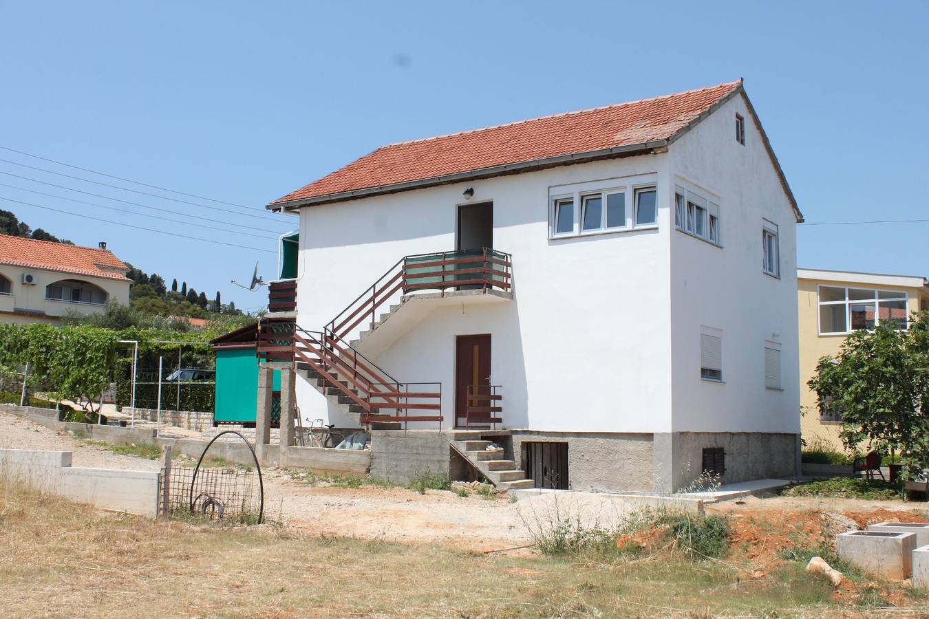 Ganze Wohnung, 3-Zimmer-Ferienwohnung am Strand Tkon, Pasman A-8244-b in Tkon, Pasman