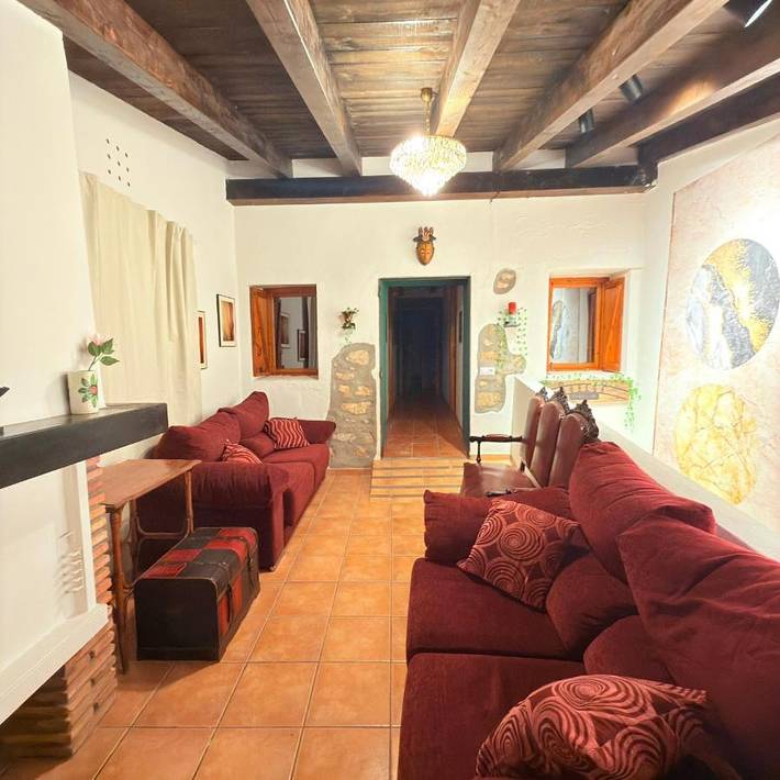 Casa rural para 16 personas, con jardín y piscina, Se admiten mascotas en Comarca de Teruel - 2