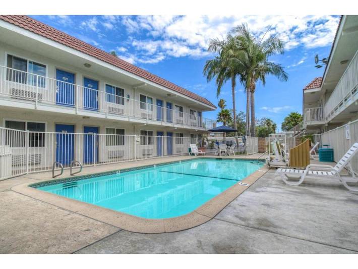 Apartamento entero, 2 Camas Completas | Ada/tina in Costa Mesa, Condado de Orange