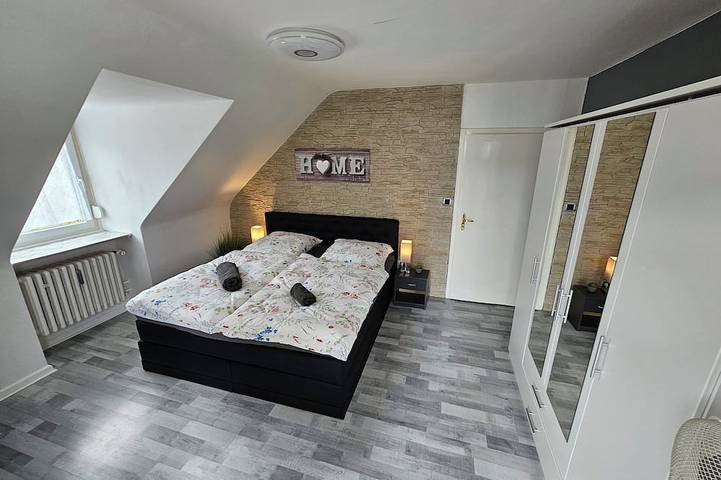 Appartement entier, Appartement lumineux et moderne dans les combles très proche du centre in Wesertor, Cassel (Allemagne)