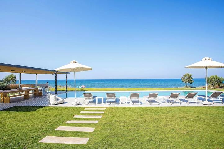 Villa for 12 people, with balcony and garden in Fanes