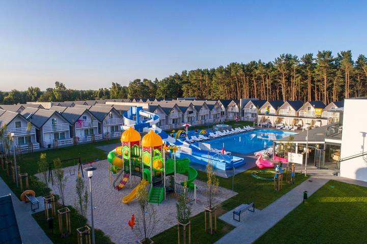 Ośrodek wypoczynkowy dla 4 osób, z widok i taras oraz sauna i basen, zwierzęta dozwolone w Rowy