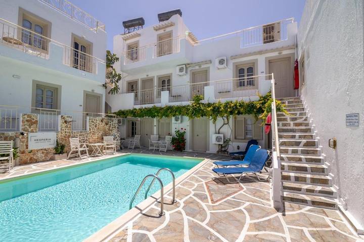 Chambre d’hôte pour 3 personnes, avec vue ainsi que piscine et balcon à Chersónissos - 3