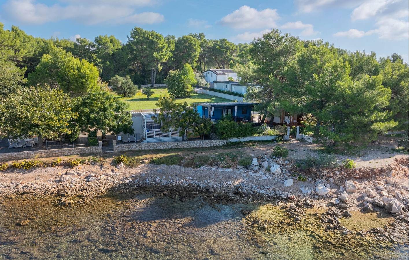 Gemütliche Ferienwohnung in Strandnähe mit WLAN, Klimaanlage und kostenlosen Parkplätzen in Biograd na Moru, Zadar