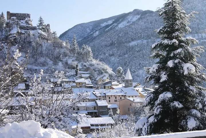 Gîte pour 4 personnes, avec terrasse à Guillaumes