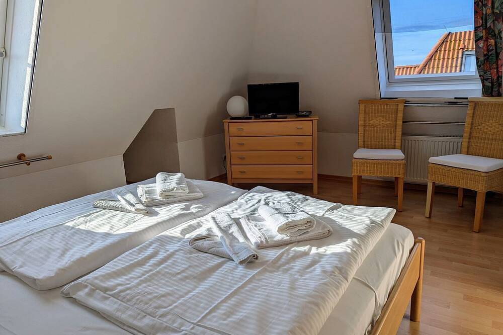 Ganze Wohnung, Fewo \"An de Waterkant\" - Leuchtturmblick, Balkon - An de Waterkant: Exklusive in Wiek, Rügen