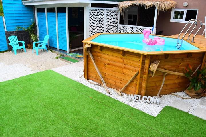 Location de vacances pour 2 personnes, avec jacuzzi ainsi que jardin et piscine à Le Robert - 2