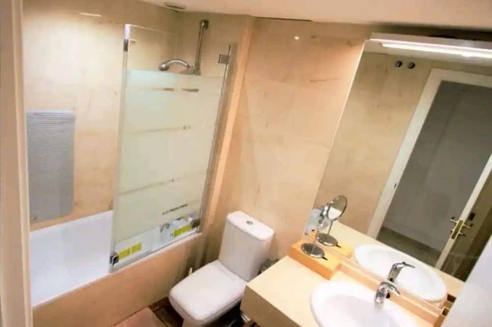 Apartamento entero, Apartamento amplio y cómodo, ideal para familias y mascotas in La Cala de Mijas, Mijas