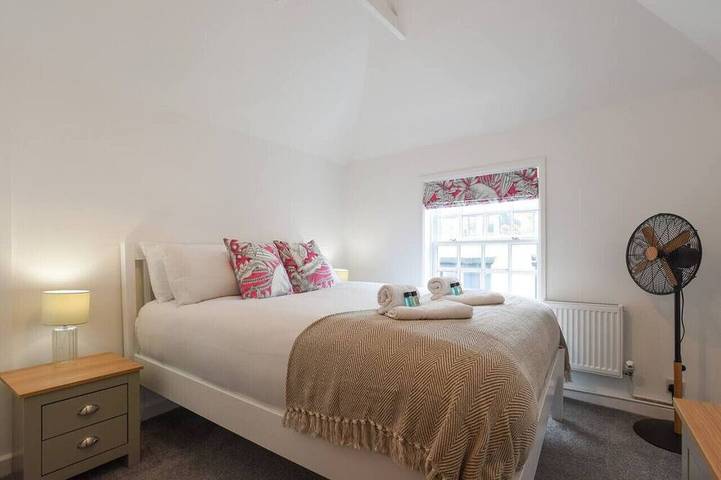 Holiday rental for 7 people, with balcony and garden in Southsea