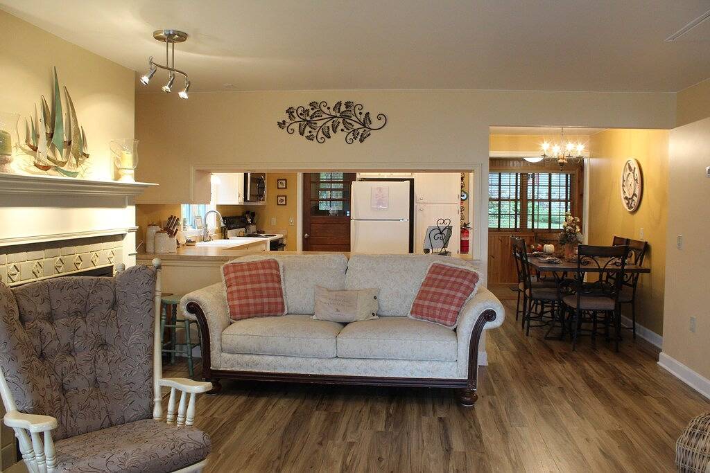 Spektakuläre Aussicht auf den See bietet Privatsphäre, Ruhe und Gelassenheit! Haustierfreundlich! in Seneca Lake