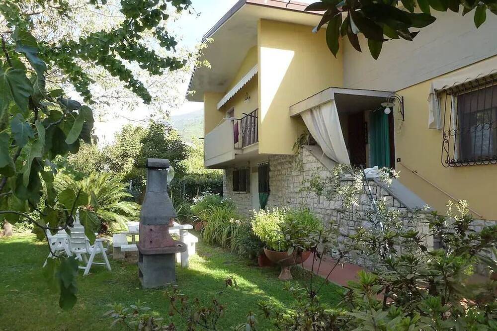 Apartamento entero, Flat with garden closed to see in Seravezza, Costa de la Maremma