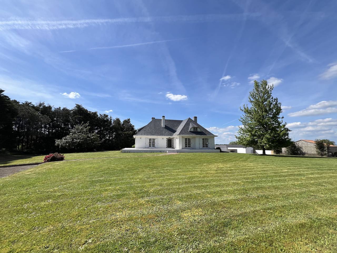 Villa 'Alice 8 Pers Avec Piscine' avec piscine privée, terrasse privée et Wi-Fi in La Garnache, Vallée de la Loire