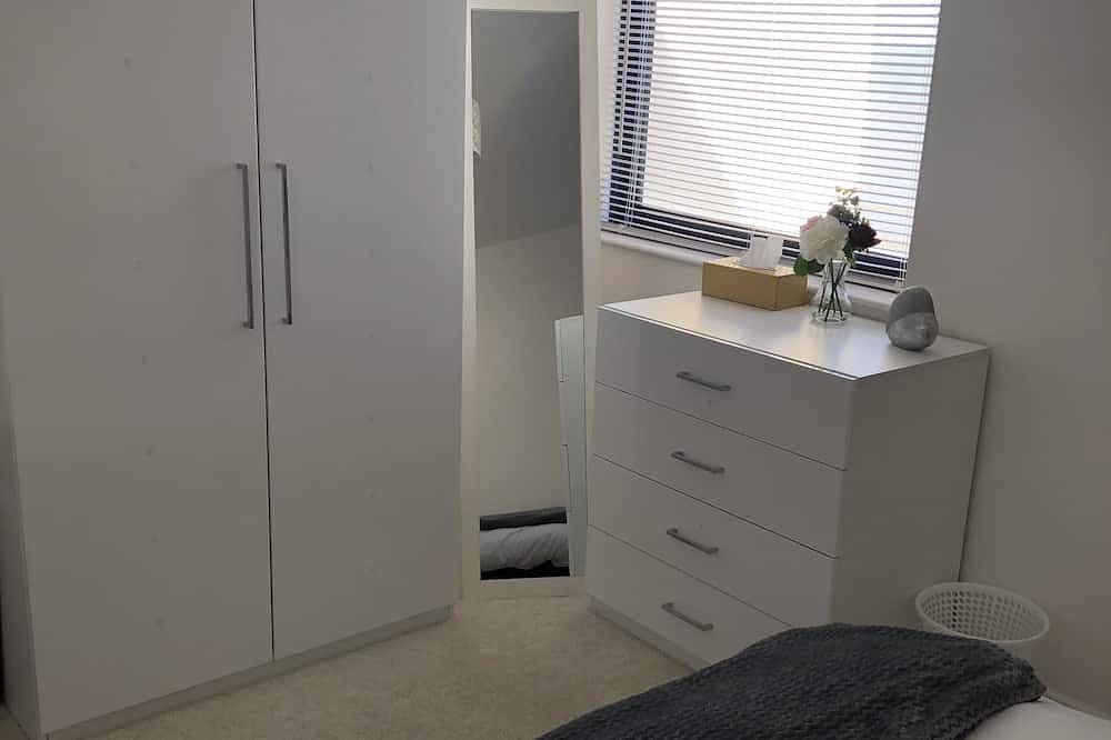 Entire apartment, Frontline 2 bedroom apartment with seaviews in Frinton and Walton, Essex
