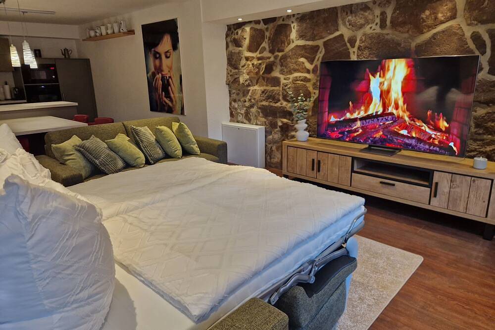 Ganze Wohnung, ☆Hochwertig ☆Gemütlich ☆Regendusche ☆Terrasse ☆Gartenhaus ☆Parkplatz in Neustadt/Harz, Harzvorland