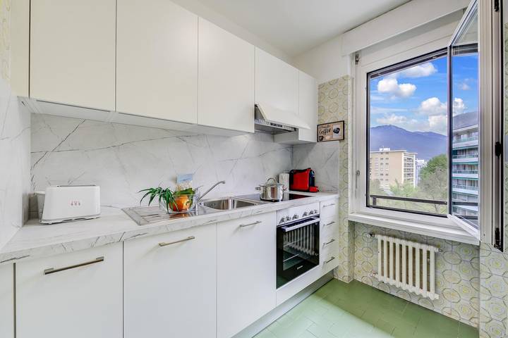 Ganze Wohnung, Lido Apartment Locarno with Balcony and Parking in Locarno, Tessiner Alpen