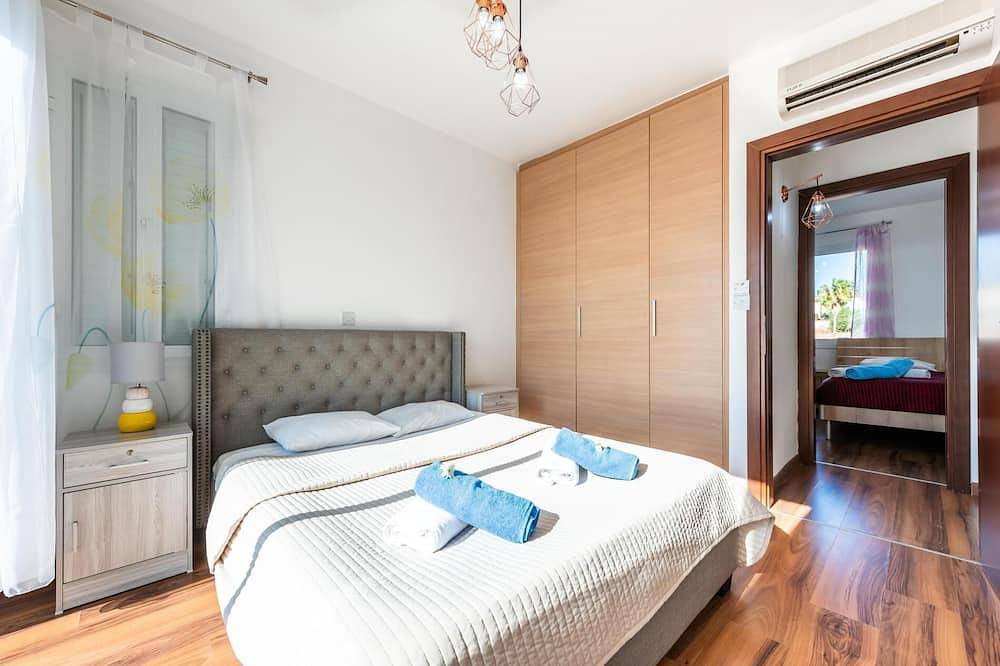 Villa Laguna Sunrise by Ezoria Villas in Coral Bay in Peyia, Südzypern
