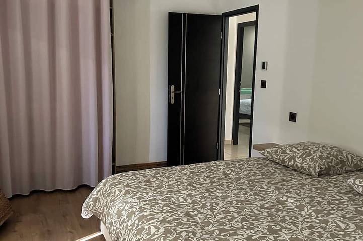 Location de vacances pour 8 personnes, avec jardin à Cuers - 2