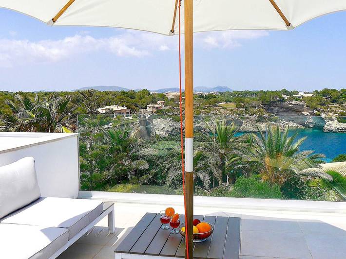 Ferienhaus für 4 Personen, mit Pool und Ausblick sowie Garten in Cala Llombards