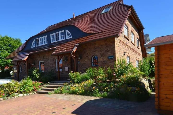 Ferienhaus für 8 Personen, mit Sauna und Garten in Gager