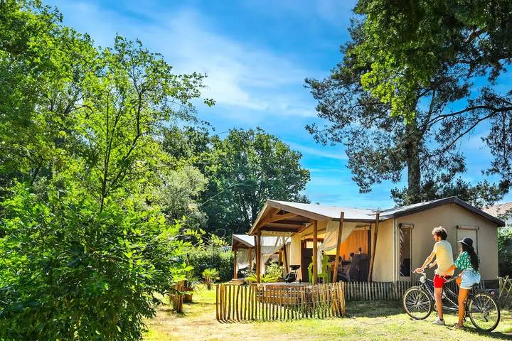 Gîte pour 3 personnes, avec terrasse et piscine à L'Aiguillon-sur-Vie