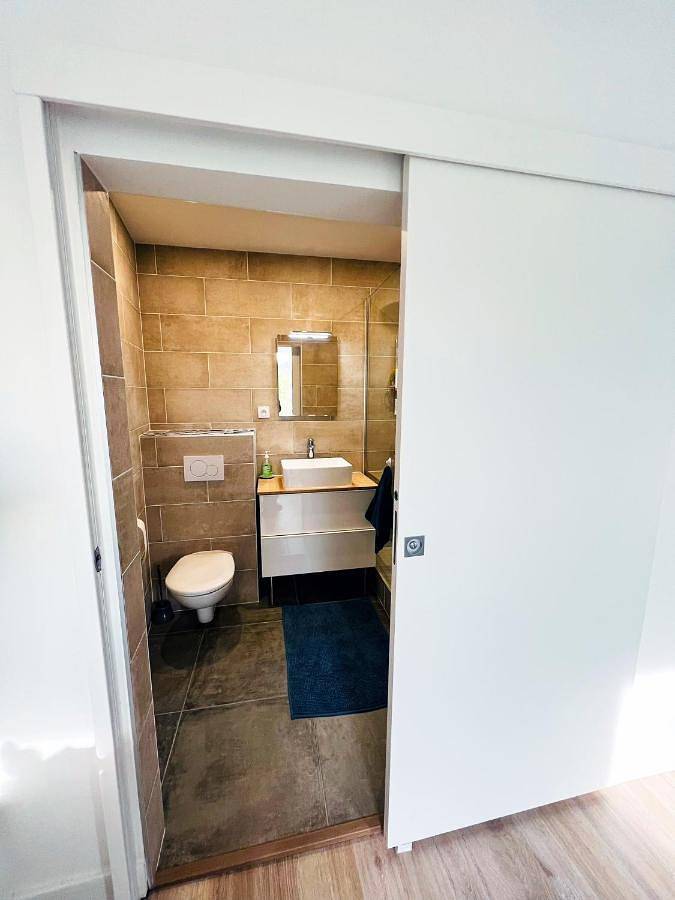Location de vacances pour 10 personnes, avec vue ainsi que jardin et terrasse à Saint-Julien-du-Serre - 2