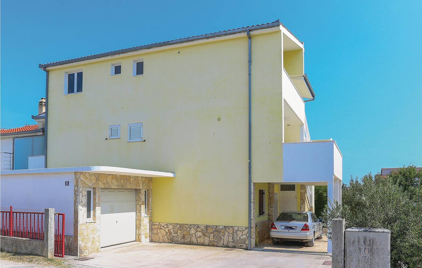 Ferienhaus für 12 Personen mit Terrasse in Kastel Novi, Kaštela