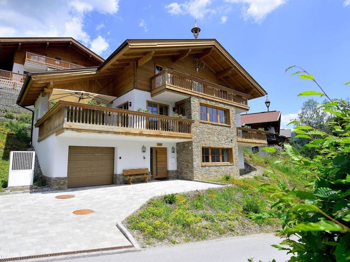Hütte für 14 Personen, mit Sauna und Garten sowie Terrasse in Mühlbach am Hochkönig