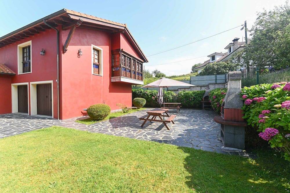 Entire apartment, Apartamento B in Llanes, Costa Verde (Spain)