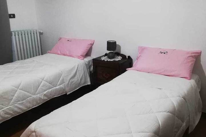 Appartamento intero, Casa vacanza Il Corbetto a Locana ai piedi del Parco Nazionale del Gran Paradiso in Locana, Canavese