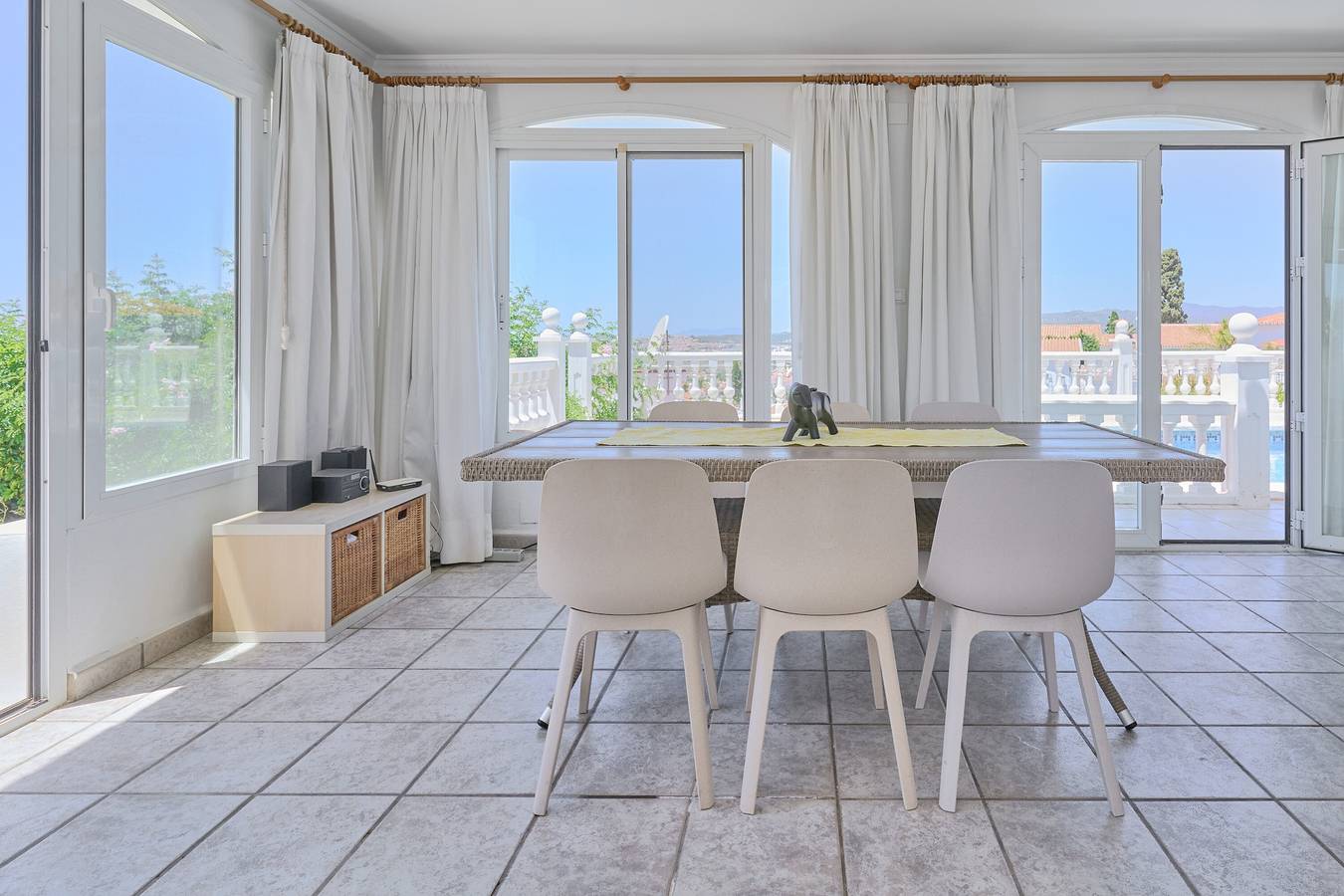Villa 'Caleta Del Sol' mit Meerblick, Wi-Fi und Klimaanlage in Urbanización Villa del Mar, Vélez-Málaga