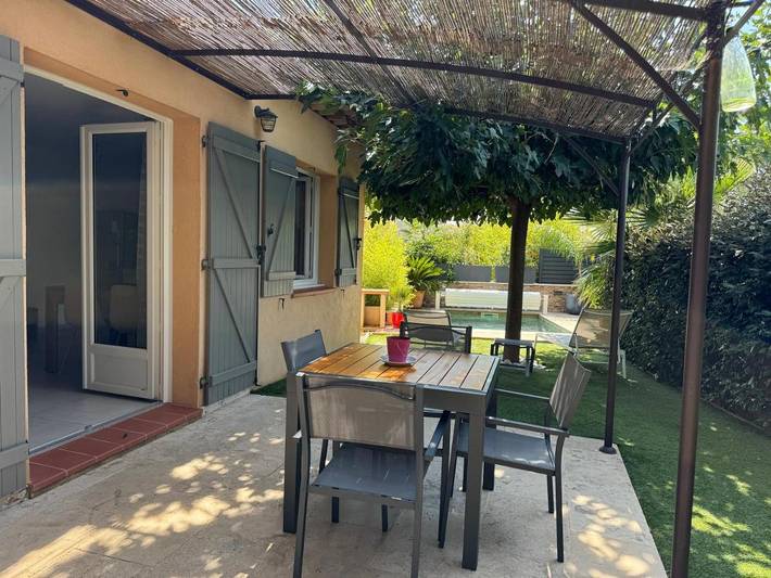 Casa de vacaciones para 3 personas, con jardín además de piscina y vistas - 1