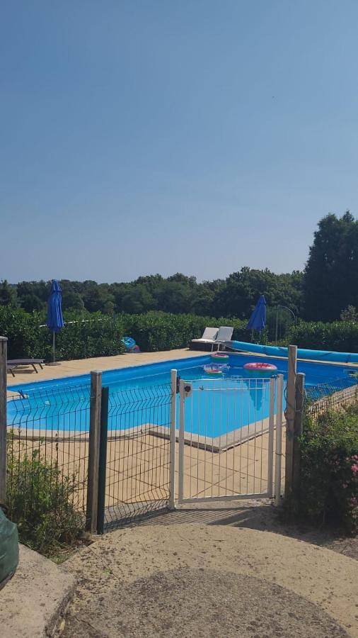 Gîte pour 2 personnes, avec jardin ainsi que piscine et vue à Saint-Martin-des-Fontaines