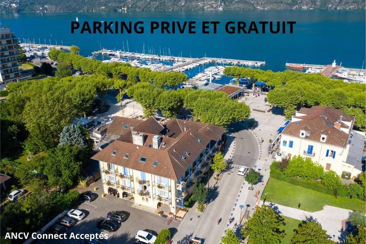 Hôtel pour 4 personnes, avec vue sur le lac ainsi que vue et balcon