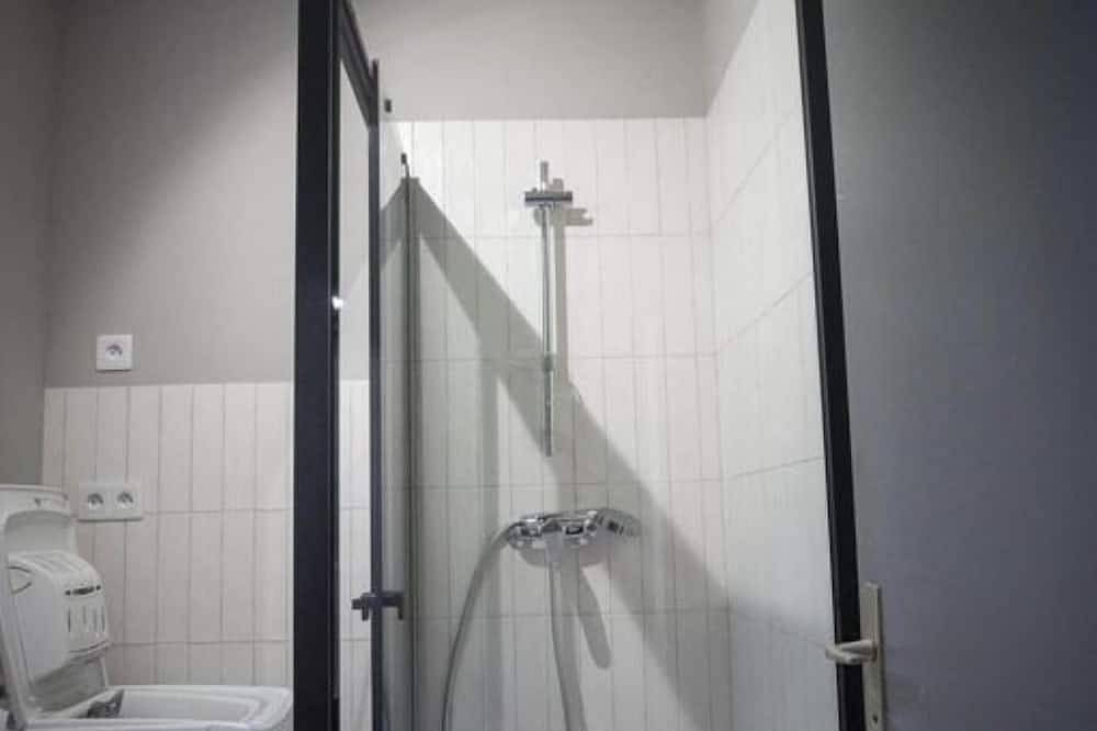 La petite Chaume in the woods amid lavender fields in Vachères, Regionaler Naturpark Luberon