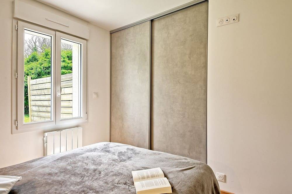 Kermorvan in Plougrescant, Pink Granite Coast