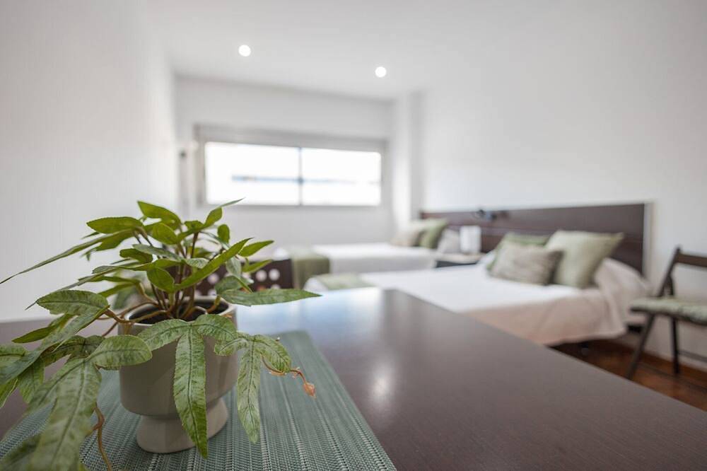 Appartement entier, Guestready - Domocenter studio with garage in Bormujos, Province de Séville