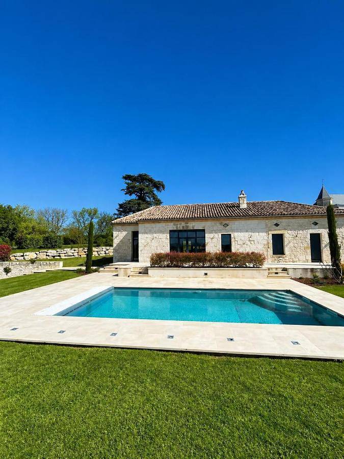 Location de vacances pour 6 personnes, avec jardin ainsi que jacuzzi et piscine à Eynesse