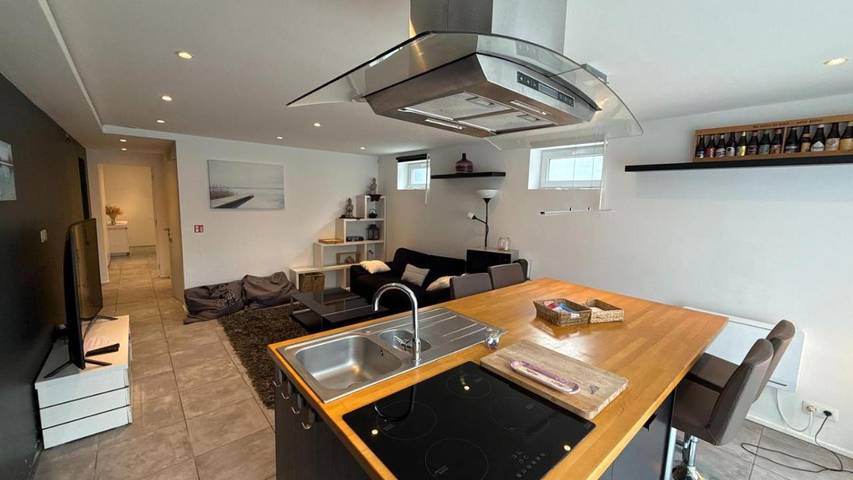 Gîte pour 5 personnes, avec Terrasse et Jacuzzi ainsi que Jardin et Piscine dans Sart-Dames-Avelines