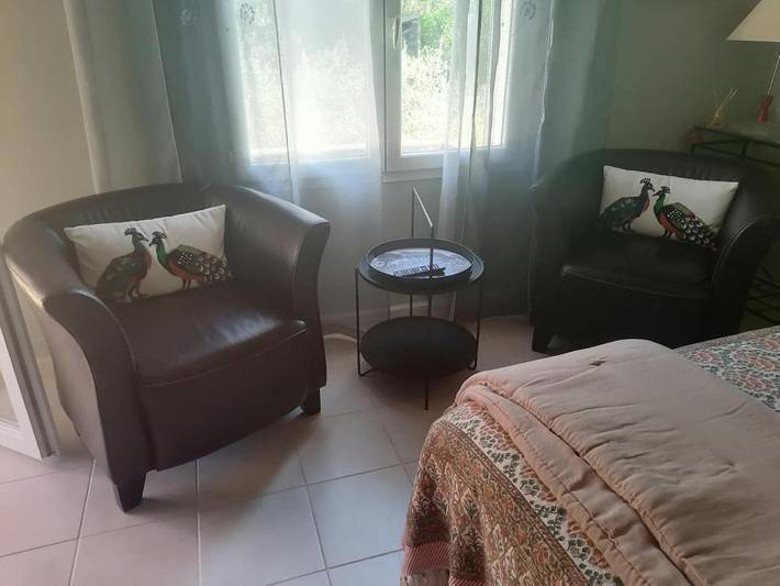 Maison d’hôte pour 2 personnes, avec vue ainsi que jardin et piscine à La Roque-d'Anthéron - 3