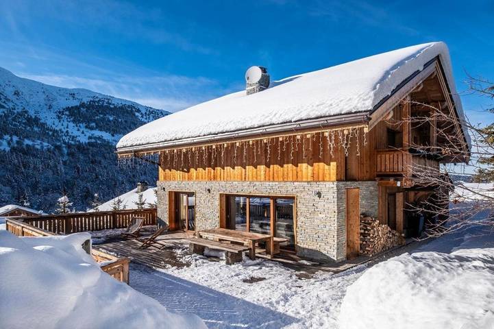 Chalet pour 4 personnes, avec balcon ainsi que jacuzzi et sauna