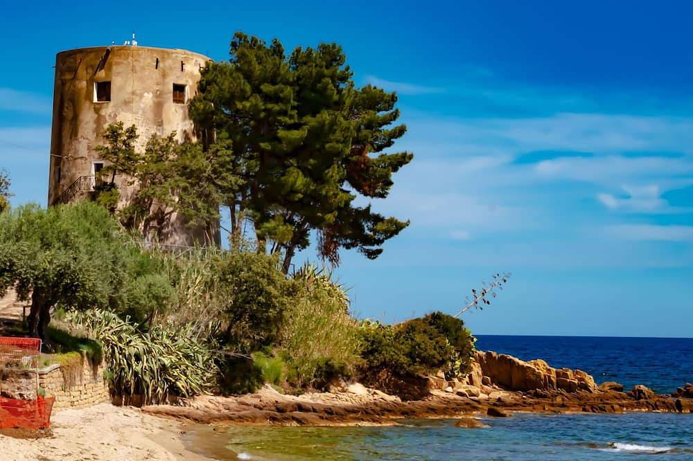 Ganze Wohnung, Angenehme Wohnung für 4 Gäste mit Klimaanlage,  W-Lan, Haustiere erlaubt und Parkplatz in Santa Maria Navarrese, Ogliastra Provinz