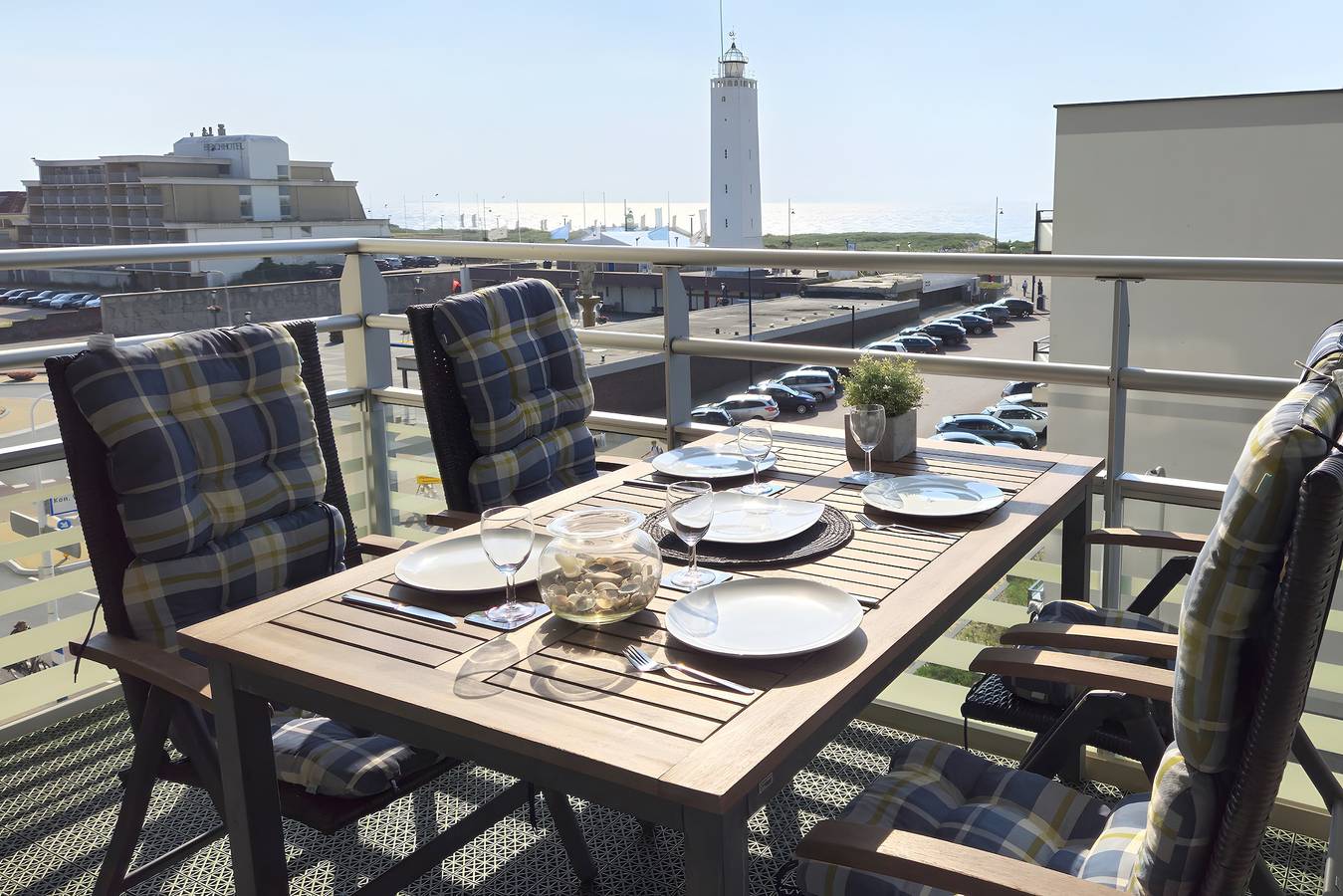 Ganze Wohnung, Apartment „Mittagssonne“ mit Meerblick, Balkon und Wlan in Noordwijk aan Zee, Noordwijk