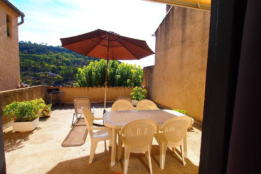 Appartement entier, Appartement Avec Terrasse Au Bord Du Lac D'Esparron De Verdon in Esparron-de-Verdon, Alpes-de-Haute-Provence