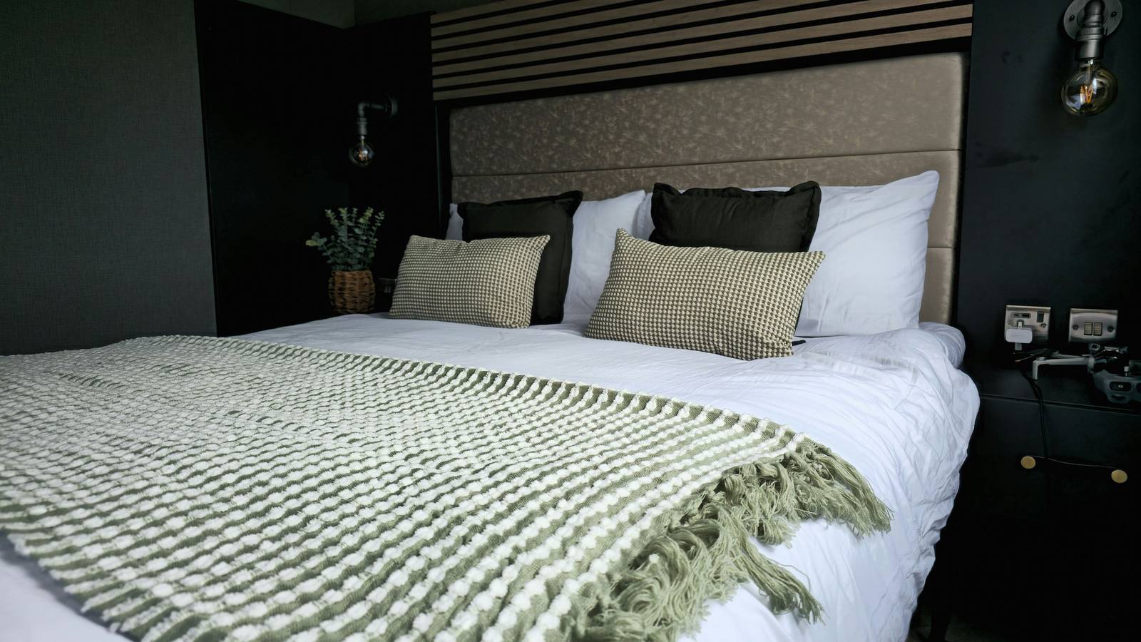 Daverneithon 4 in Powys