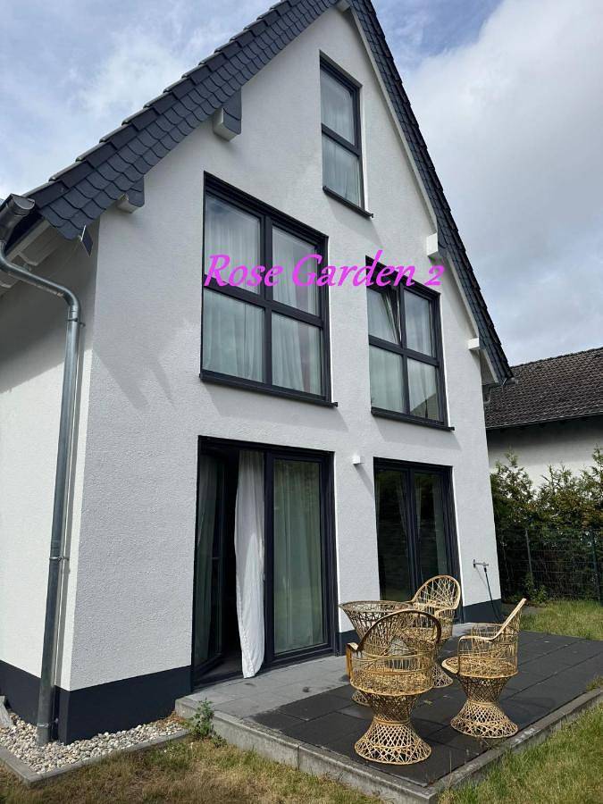 Three-Bedroom House in Offenbach am Main, Offenbach