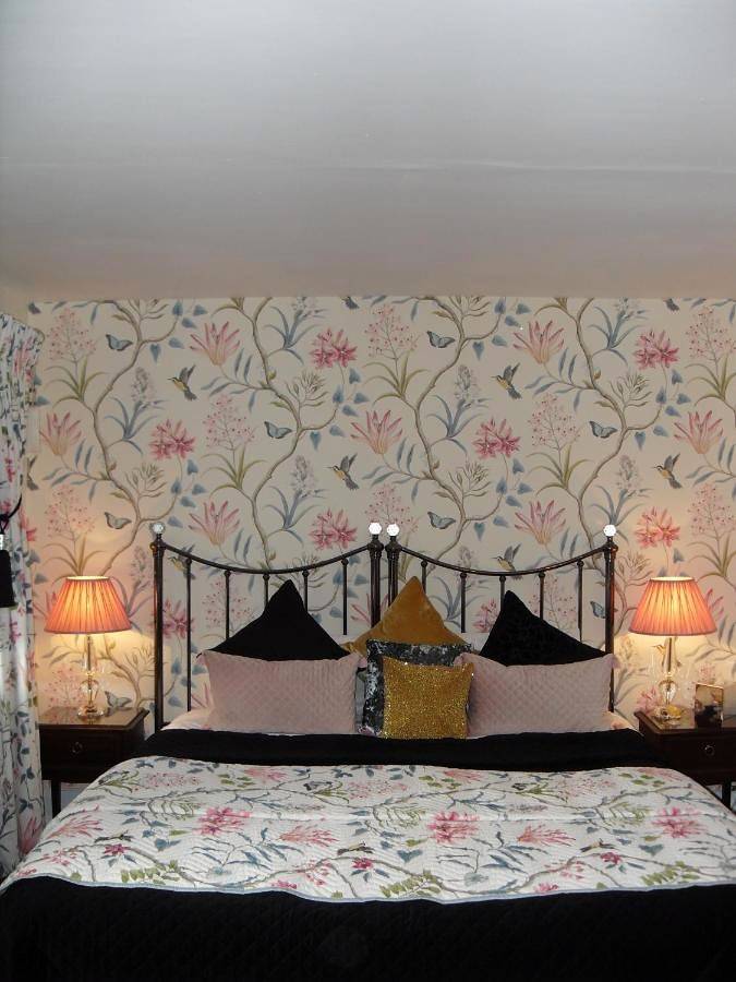 Superior Family Room (4 Adults) in Tewkesbury, Gloucestershire