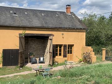 Gîte pour 2 personnes, avec sauna ainsi que jardin et jacuzzi, animaux acceptés dans Saône-et-Loire