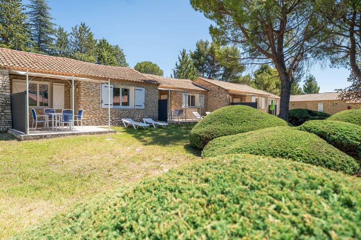 Rental with pool in a quiet setting n°12 in La Roque-sur-Pernes, Vaucluse