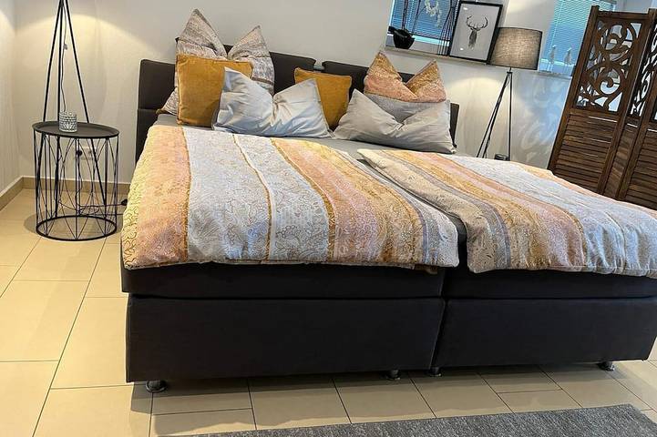 Ganze Wohnung, Beautiful apartment 2.5 rooms near the city with own courtyard garden in Balingen, Schwäbische Alb Radweg Region